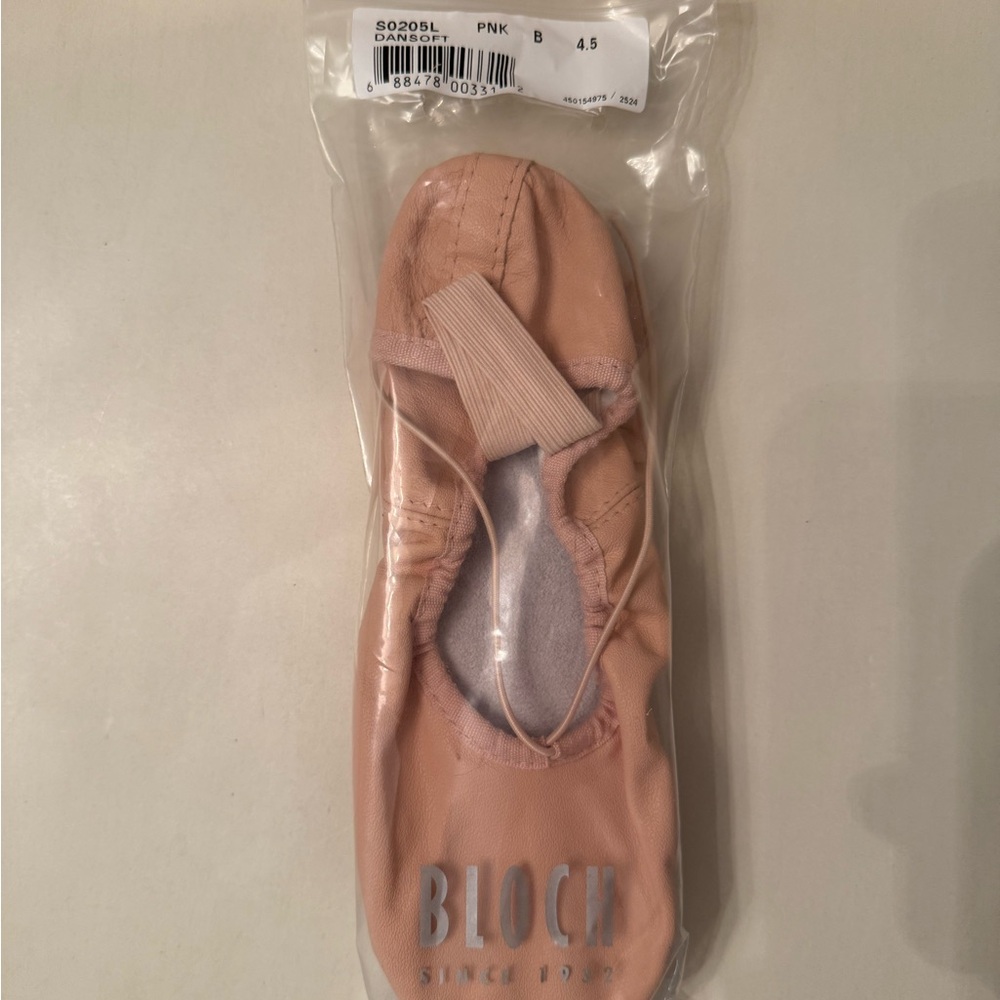 NWT Bloch Girls Ballet Shoe in Soft Pink